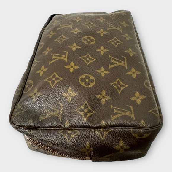 LOUIS VUITTON Monogram XL Trousse Toilette 28, Vintage, Unisex - Picture 9 of 14